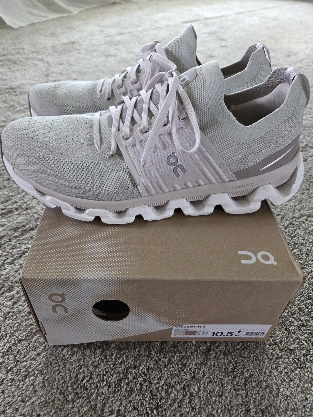 Women's ON Cloudswift 3 Pearl/ Fog Running/Walking Shoe Size 10.5